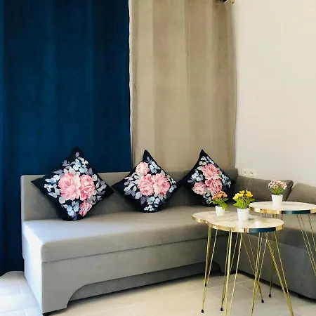 Urszula's - By The Sea * Ájosz Andréasz