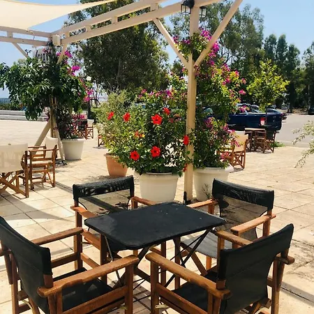 Urszula's - By The Sea דירה *