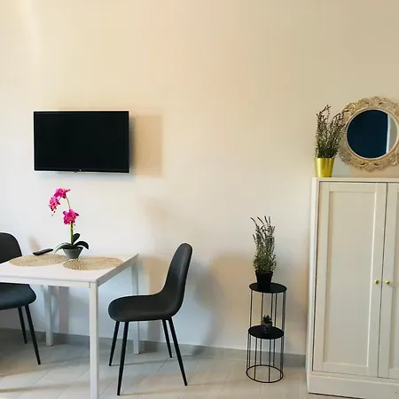 Urszula's - By The Sea Ájosz Andréasz