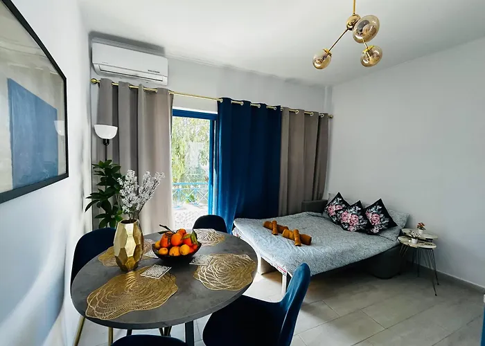 Urszula's - By The Sea Apartment *